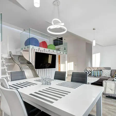 Domotel Waterlane Apartment