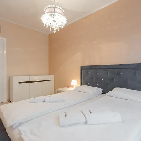 Domotel Waterlane Apartment 4*
